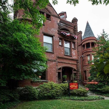 Louisville Bourbon Inn المظهر الخارجي الصورة