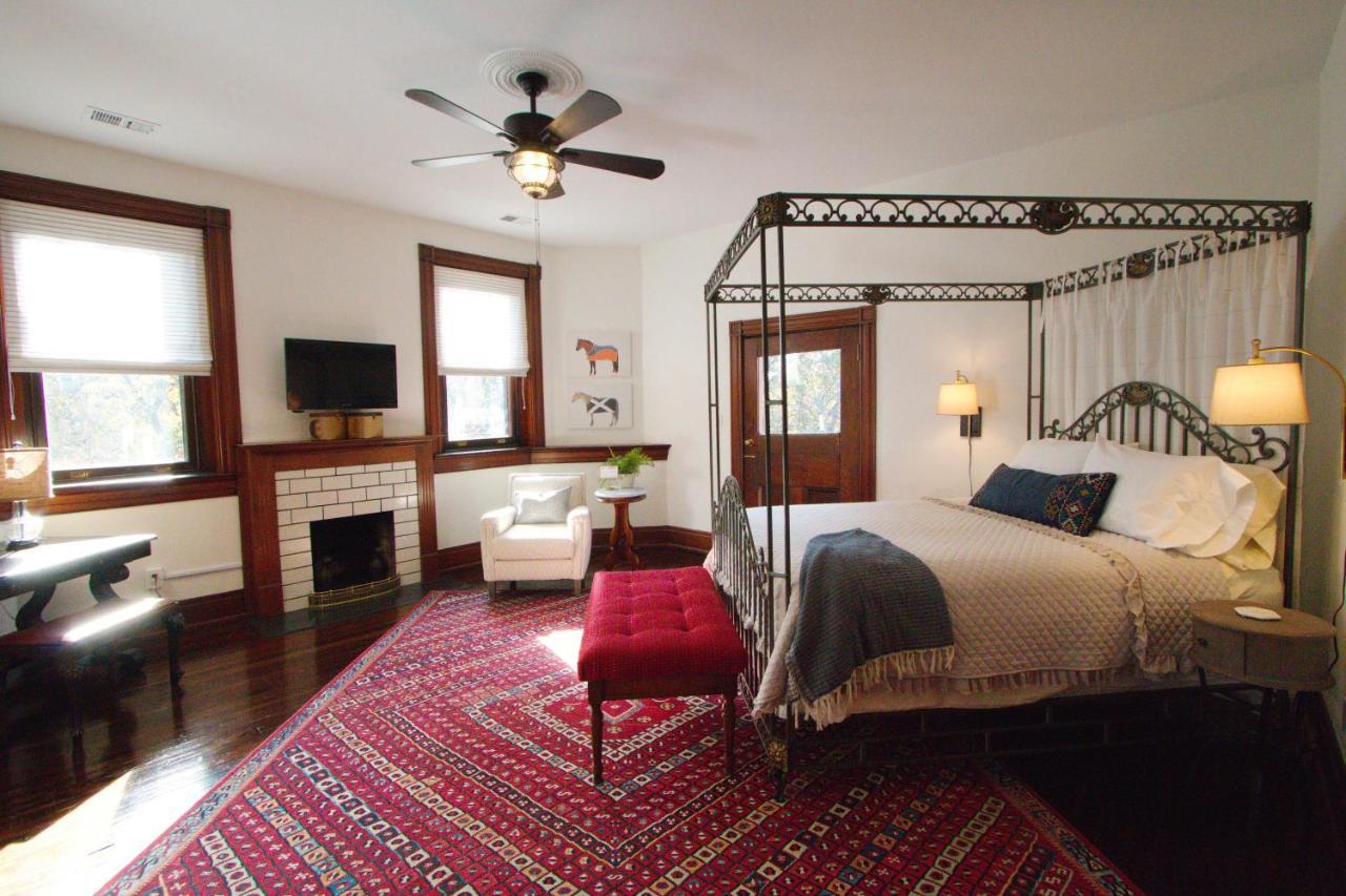 Louisville Bourbon Inn المظهر الخارجي الصورة